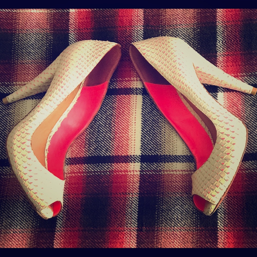 Schultz Heels - image 1